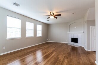 15811 Granite Mountain Trail in Houston, TX - Foto de edificio - Building Photo