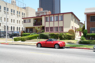 674 S Catalina St in Los Angeles, CA - Building Photo - Building Photo