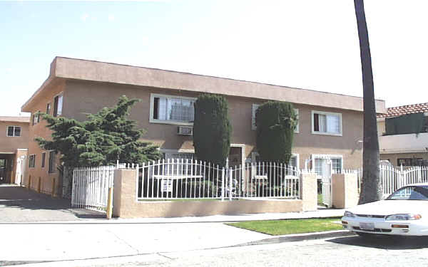 14845 Erwin St in Van Nuys, CA - Building Photo - Building Photo