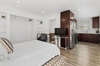 512 W Juniper St in San Diego, CA - Foto de edificio - Building Photo