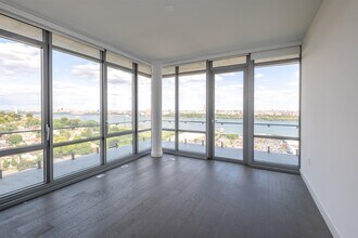 320 Adolphus Ave in Cliffside Park, NJ - Building Photo - Building Photo