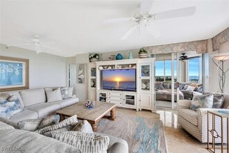 6573 Marissa Loop in Naples, FL - Foto de edificio - Building Photo