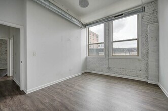 932 W Dakin St, Unit 304 in Chicago, IL - Building Photo - Building Photo