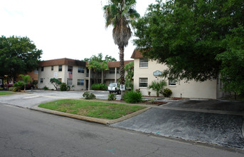 Casa Fredrica Apartments in Clearwater, FL - Building Photo - Building Photo