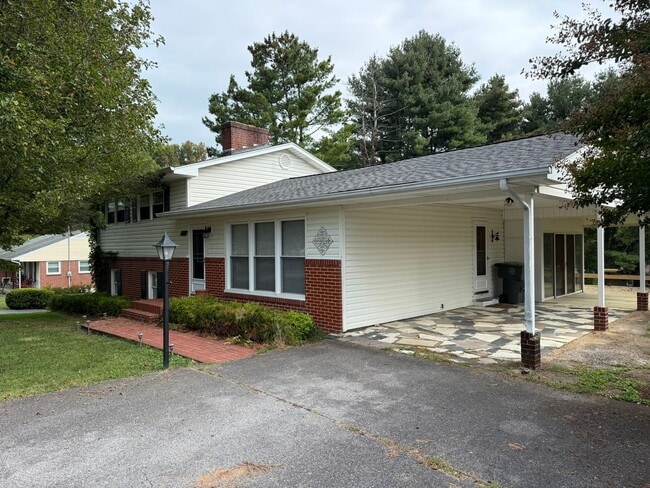 272 Morningside Dr SW in Abingdon, VA - Building Photo - Building Photo