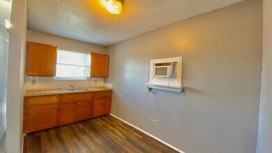 909 W 21st St in Odessa, TX - Building Photo - Building Photo