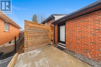 31 Brantwood Dr in Toronto, ON - Building Photo - Building Photo