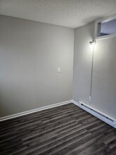 612 W Macon St in Decatur, IL - Building Photo - Interior Photo