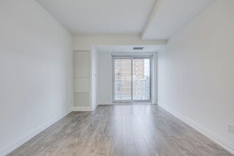 286-2286 Main St in Toronto, ON - Building Photo - Building Photo