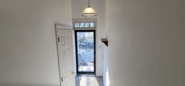 10 Woodfield Dr in Claymont, DE - Foto de edificio - Building Photo