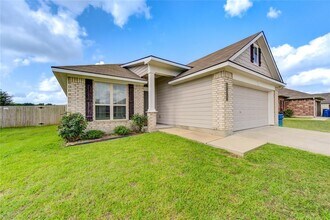 823 Mockingbird St in Navasota, TX - Building Photo - Building Photo