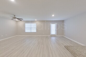 122 Metalmark Dr in Pensacola, FL - Foto de edificio - Building Photo