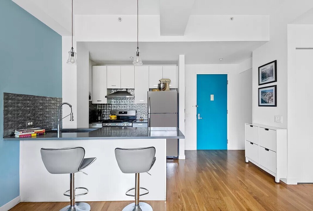 122 West St in Brooklyn, NY - Building Photo