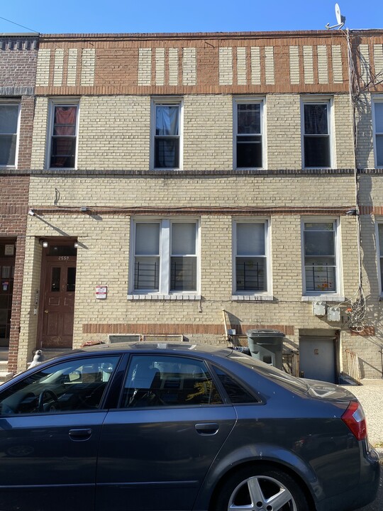 2559 Colden Ave in Bronx, NY - Building Photo