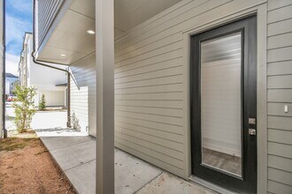 9024 Laverne Laurel Ln in Houston, TX - Building Photo - Building Photo