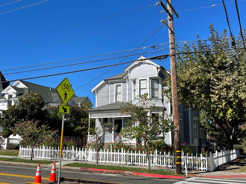 500 D St in Petaluma, CA - Building Photo