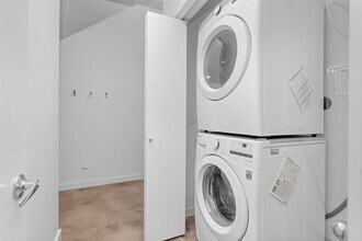 5105 Lillian St in Houston, TX - Building Photo - Building Photo