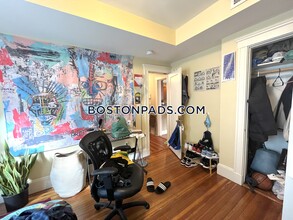 7 Boulevard Terrace in Boston, MA - Building Photo - Building Photo