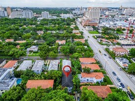 411 Santander Ave in Coral Gables, FL - Building Photo