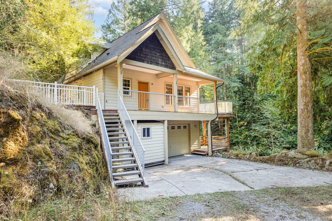 14 Stable Ln in Bellingham, WA - Building Photo