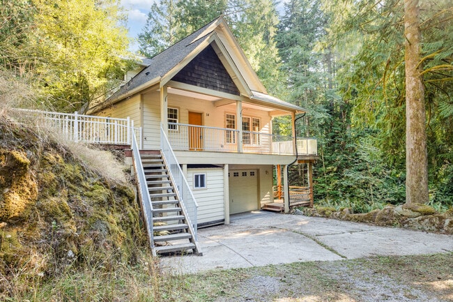 property at 14 Stable Ln