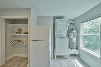 3437 Dennis St-Unit -3 in Houston, TX - Building Photo - Building Photo