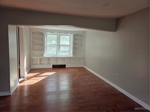 55 Cleveland Dr in Cheektowaga, NY - Building Photo - Building Photo