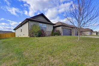 1965 S Trinidad Dr in Ozark, MO - Building Photo - Building Photo