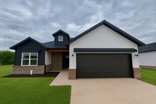 1367 N Harper Ridge Dr in Republic, MO - Building Photo