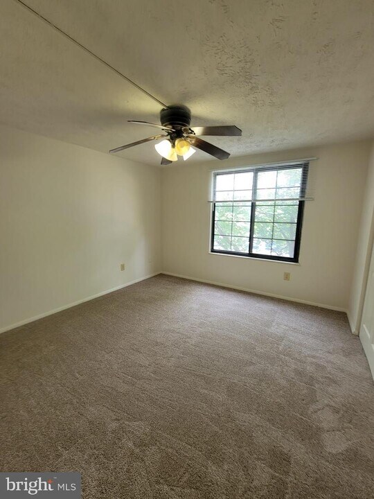 4400 Groombridge Way-Unit -29/ F in Alexandria, VA - Building Photo