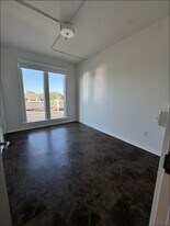 217 S River St in Seguin, TX - Building Photo