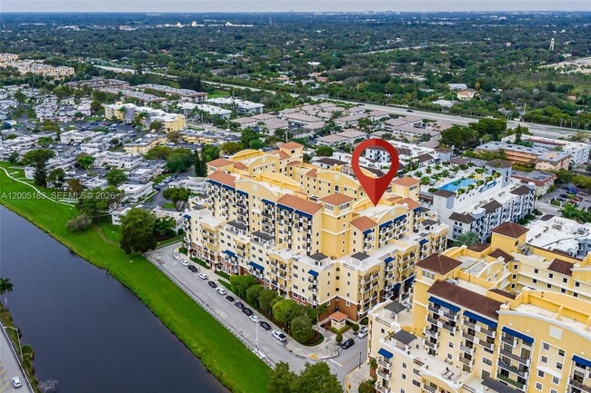 8395 SW 73rd Ave in Miami, FL - Building Photo - Building Photo