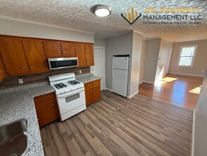 52 Pitman St in Fall River, MA - Building Photo - Building Photo