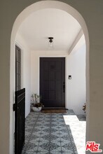 132 N Arden Blvd in Los Angeles, CA - Building Photo - Building Photo