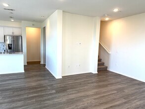 5211 Calle Rockfish in San Diego, CA - Building Photo - Building Photo