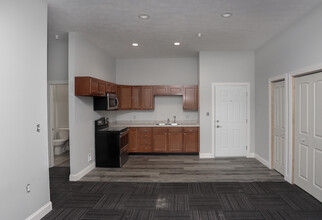 Superior Apartments in Kokomo, IN - Building Photo - Interior Photo