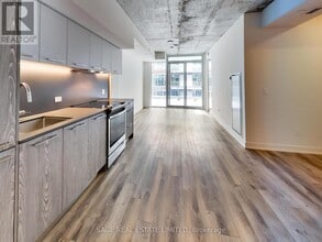 15 Baseball Pl in Toronto, ON - Building Photo - Building Photo