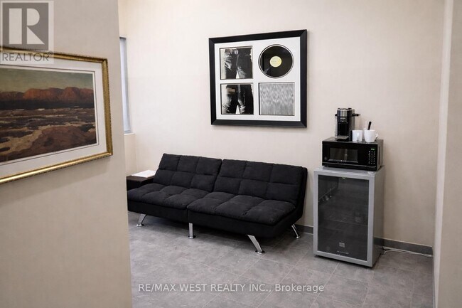 33 S Station St in Toronto, ON - Building Photo - Building Photo