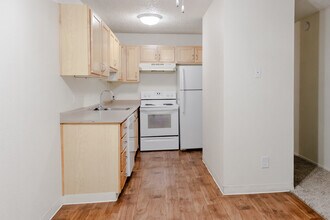 Greenburg Oaks in Portland, OR - Foto de edificio - Building Photo