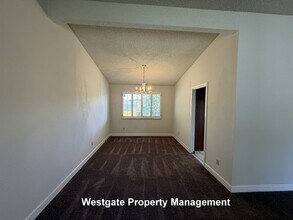 328 Smith Dr in Petaluma, CA - Building Photo - Building Photo