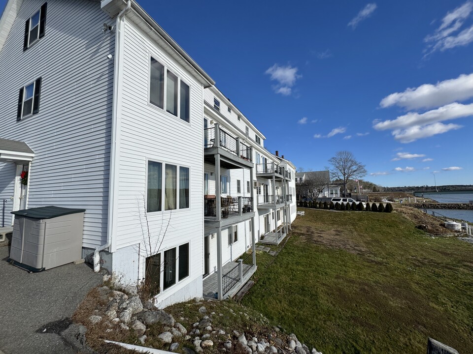 26 Main St, Unit #5 in Bucksport, ME - Foto de edificio