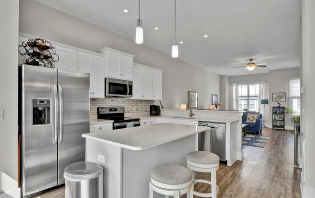 6006 Richard Bradley Dr in Wilmington, NC - Building Photo - Building Photo