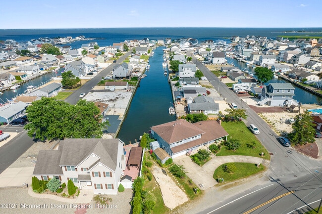 property at 1041 Bayview Ave