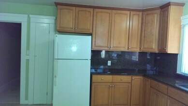 915 Grand Ave in South San Francisco, CA - Building Photo - Building Photo