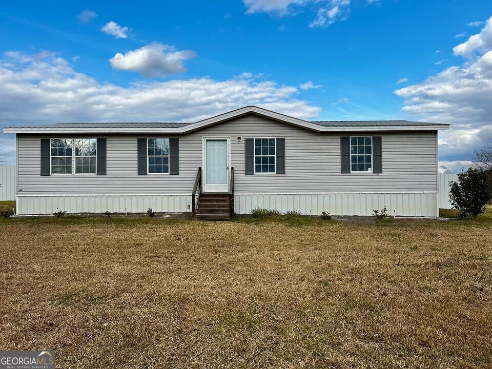541 Old Valambrosia Rd in Dublin, GA - Building Photo