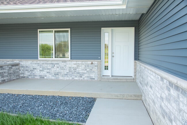 2163 Black Foot Ln in Asbury, IA - Building Photo - Building Photo