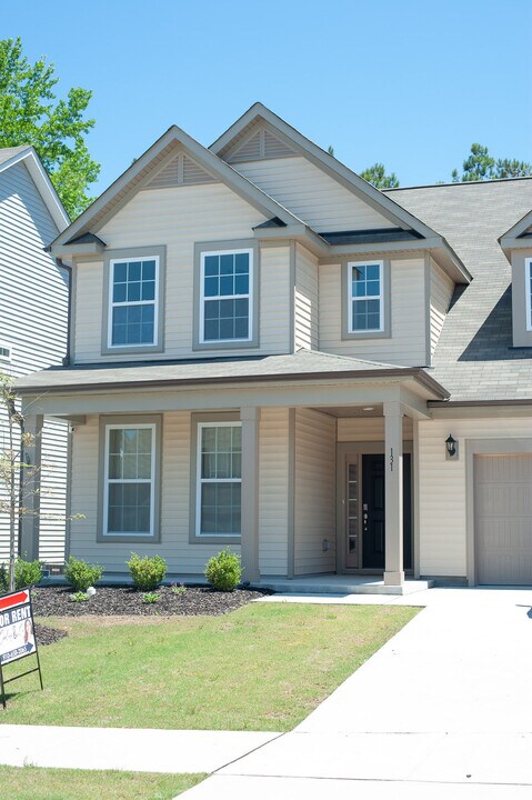 131 Weldon Ln in Angier, NC - Building Photo