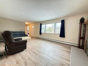 63 Shorewood Dr in Berkeley Township, NJ - Building Photo - Building Photo