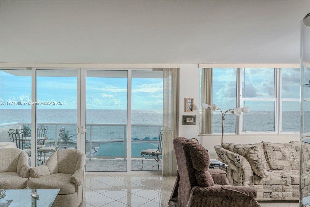 3140 S Ocean Dr, Unit 304 in Hallandale Beach, FL - Building Photo