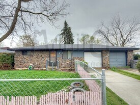 7924 E Indiana Ave in Spokane Valley, WA - Building Photo
